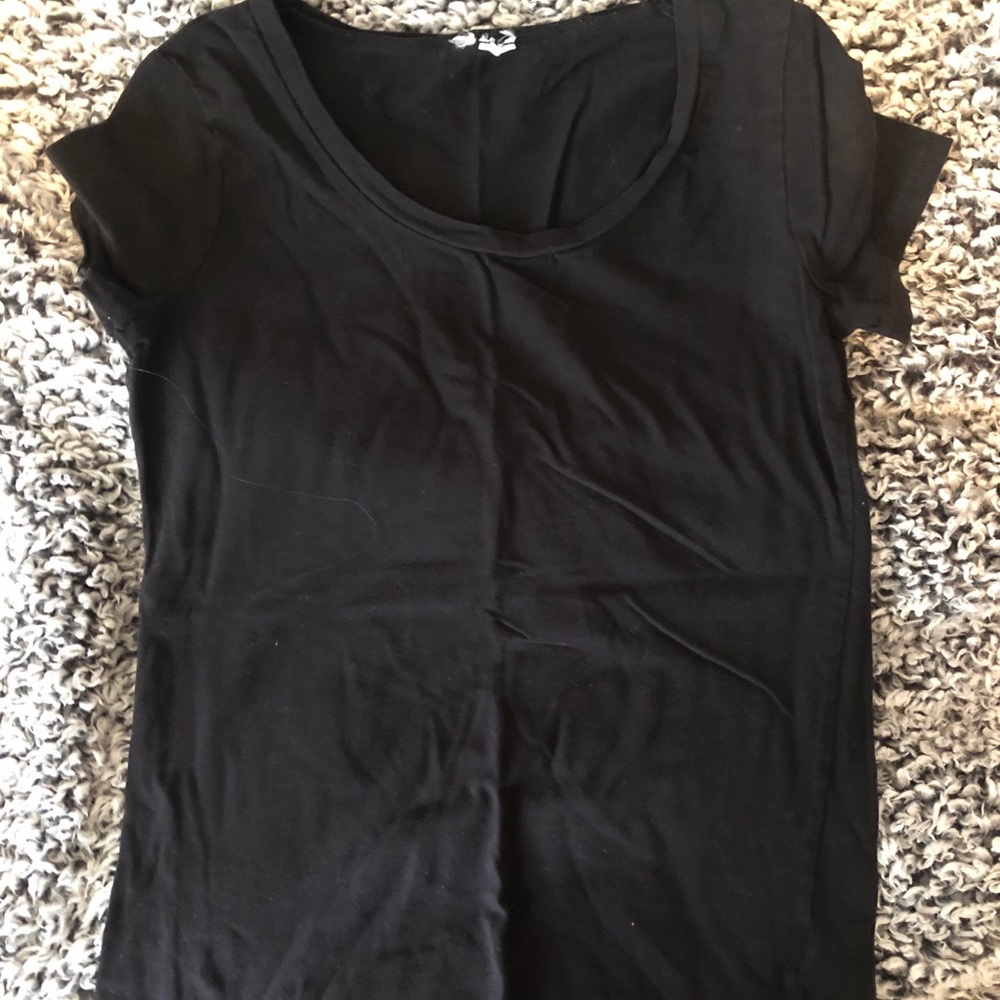 black scoop neck tee